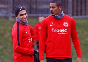 Omar Mascarell (l.) und Sebastien Haller wollen mit der Eintracht nach Europa.