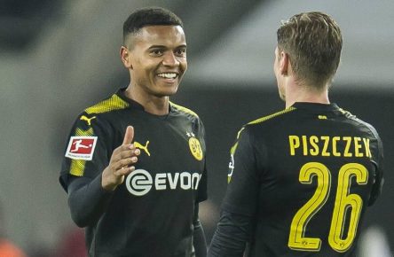 Manuel Akanji feiert sein Debüt für Borussia Dortmund