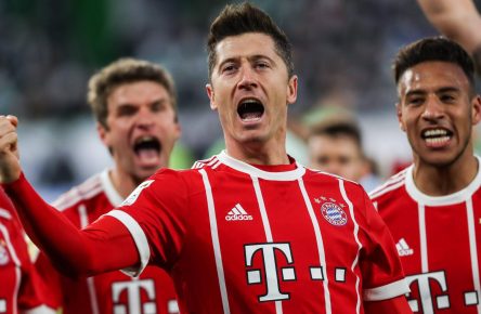 Robert Lewandowski schießt die Bayern zum Sieg gegen Wolfsburg