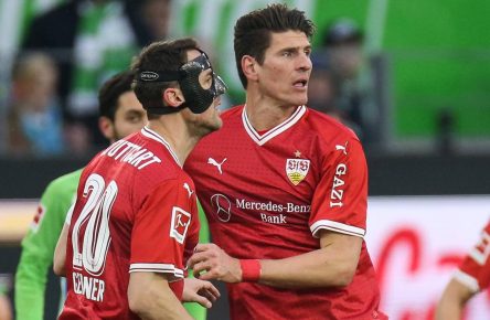 Christian Gentner und Mario Gomez vom VfB Stuttgart