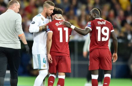 Ein Bild dieses denkwürdigen CL-Finals: Sergio Ramos trötet Mo Salah.