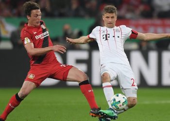 Baumi und Müllervon Leverkusen und Bayern gucken nach unten