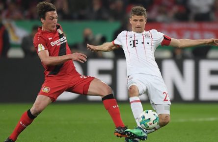 Baumi und Müllervon Leverkusen und Bayern gucken nach unten