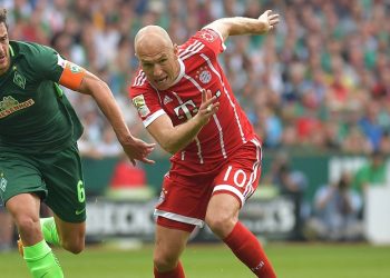 Abwärts: Delaney und Robben von BVB und Bayern
