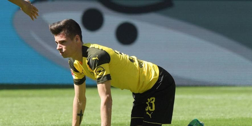 Muss aktuell aufpassen: Julian Weigl (Borussia Dortmund)