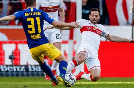 RB Leipzig Diego Demmeund Gonzalo Castro vom VfB Stuttgart im Zweikampf