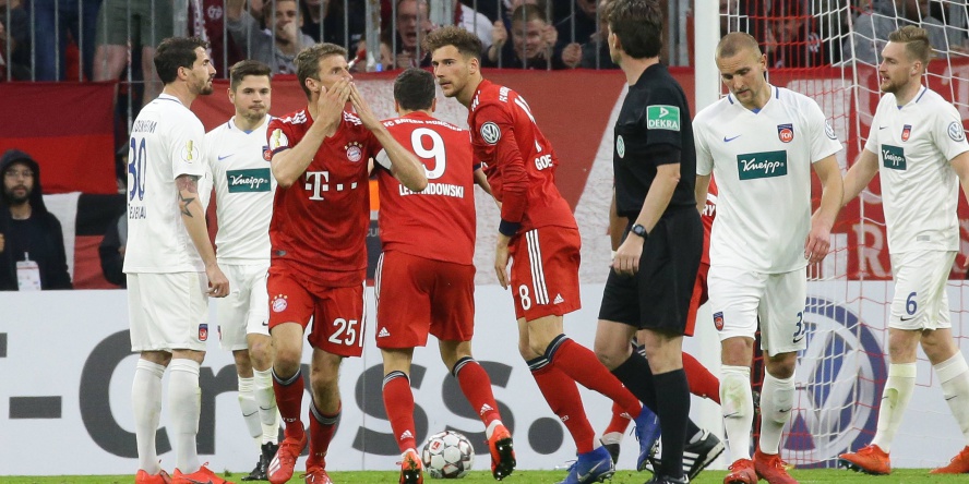 Der FC Bayern und der 1. FC Heidenheim lieferten sich ein irres Match.