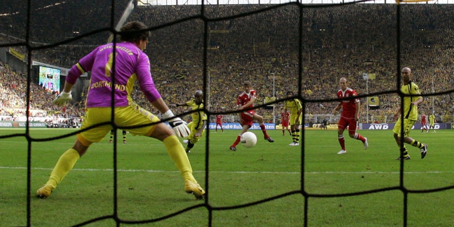 Thomas Müller erzielte gegen Borussia Dortmund sein erste Bundesligator.