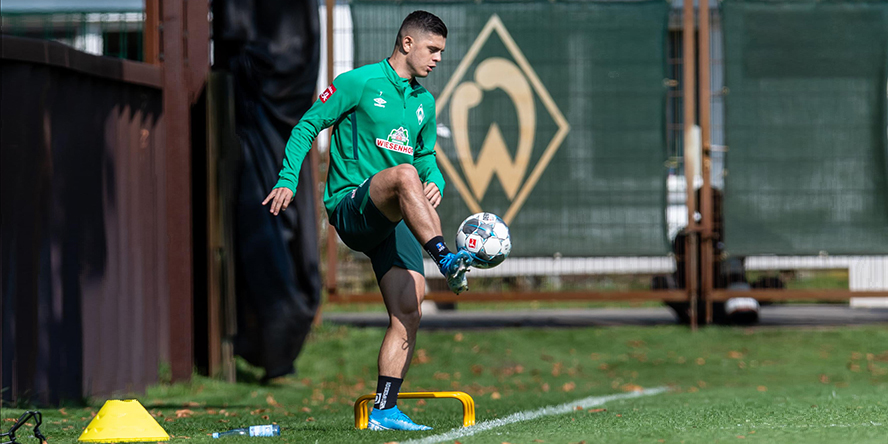 Milot Rashica auf dem Trainingsplatz des SV Werder Bremen