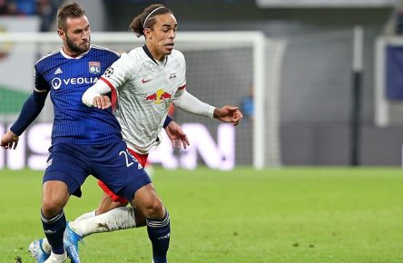 02.10.2019, Fussball UEFA Champions League 2019/2020, Gruppenphase, 2.Spieltag, RB Leipzig - Olympique Lyon, in der Red Bull Arena Leipzig. L-R Lucas Tousart Olympique Lyon gegen Yussuf Poulsen RB Leipzig DFL and DFB regulations prohibit any use of photographs as image sequences and/or quasi-video.  02 10 2019, football UEFA Champions League 2019 2020, group stage, 2 matchday, RB Leipzig Olympique Lyon, in the Red Bull Arena Leipzig L R Lucas Tousart Olympique Lyon vs. Yussuf Poulsen RB Leipzig DFL and DFB regulations prohibit any use of photographs as image sequences and or quasi video