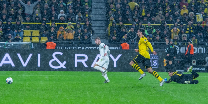 Timo Werner (l.) gelangen gegen den BVB zwei Treffer.
