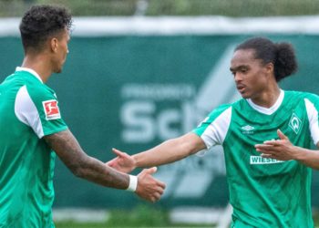Davie Selke und Tahith Chong von Werder Bremen
