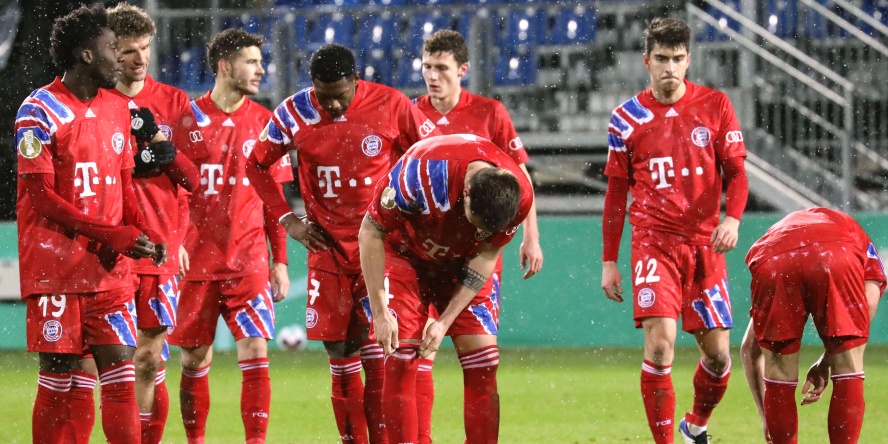 Der FC Bayern scheiterte sensationell in der 2. Runde im DFB-Pokal an Holstein Kiel.