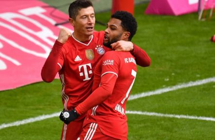 Fussball 1. Bundesliga/ FC Bayern Muenchen-VFB Stuttgart 4-0 Torjubel Robert LEWANDOWSKI Bayern Muenchen nach Tor zum 1-0 mit Serge GNABRY FC Bayern Muenchen. Fussball 1. Bundesliga Saison 2020/2021,26.Spieltag,Spieltag26, FC Bayern Muenchen-VFB Stuttgart 4-0, am 20.03.2021 ALLIANZ ARENA. Foto:Frank Hoermann / SVEN SIMON / POOL DFL REGULATIONS PROHIBIT ANY USE OF PHOTOGRAPHS AS IMAGE SEQUENCES AND/OR QUASI-VIDEO.EDITORIAL USE ONLY. NO SECONDARY RE-SALE WITHIN 48h AFTER KICK-OFF. Nur fuer journalistische Zwecke National and International News Agencies OUT NO RESALE Muenchen Bayern Deutschland *** Football 1 Bundesliga FC Bayern Muenchen VFB Stuttgart 4 0 Goal celebration Robert LEWANDOWSKI Bayern Muenchen after goal to 1 0 with Serge GNABRY FC Bayern Muenchen Football 1 Bundesliga Season 2020 2021,26 Spieltag,Matchday26, FC Bayern Muenchen VFB Stuttgart 4 0, am 20 03 2021 ALLIANZ ARENA Foto Frank Hoermann SVEN SIMON POOL DFL REGULATIONS PROHIBIT ANY USE OF PHOTOGRAPHS AS IMAGE SEQUENCES AND OR QUASI VIDEO EDITORIAL USE ONLY NO SECONDARY RE SALE WITHIN 48h AFTER KICK OFF For Journalistic Purposes Only National and International News Agencies OUT NO RESALE Muenchen Bayern Deutschland Poolfoto SvenSimon / POOL ,EDITORIAL USE ONLY