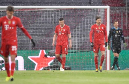 Leon Goretzka (r.) und Niklas Süle musste gegen PSG vorzeitig ausgewechselt werden.