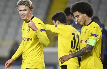 BRUGES, BELGIUM - NOVEMBER 4 : Erling Haaland forward of Borussia Dortmund celebrates after scoring with teammates Axel Witsel midfielder of Borussia Dortmund durinng the Champions League Group F match between Club Brugge KV and Borussia Dortmund on November 04, 2020 in Bruges, Belgium, 4/11/2020 FOOTBALL : Club Bruges vs Borussia Dortmund - Ligue des Champions - Rome - 04/11/2020 PhotoNews/Panoramic PUBLICATIONxINxGERxSUIxAUTxHUNxONLY