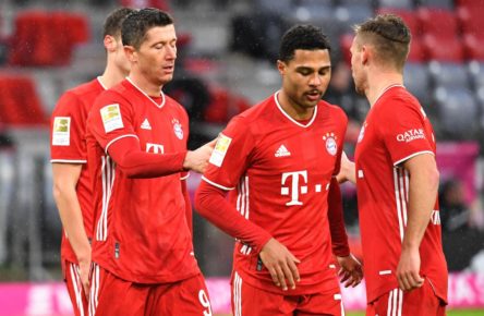 Robert Lewandowski, Serge Gnabry und Joshua Kimmich vom FC Bayern droht eine Gelbsperre