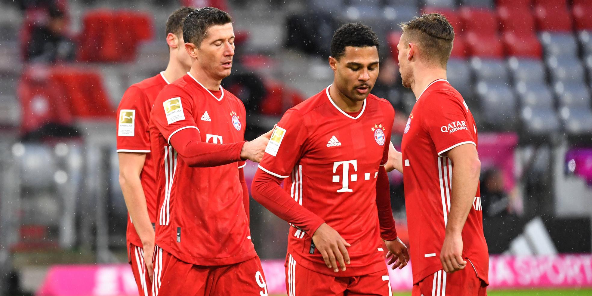 Robert Lewandowski, Serge Gnabry und Joshua Kimmich vom FC Bayern droht eine Gelbsperre