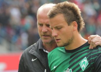 Thomas Schaaf und Philipp Bargfrede von Werder Bremen