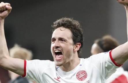 COPENHAGEN, DENMARK - JUNE 21, 2021: Denmark s Thomas Delaney celebrates victory in the UEFA EURO, EM, Europameisterschaft,Fussball 2020 Group B football match against Russia at Parken Stadium. Grigory Dukor/TASS PUBLICATIONxINxGERxAUTxONLY TS105AFD