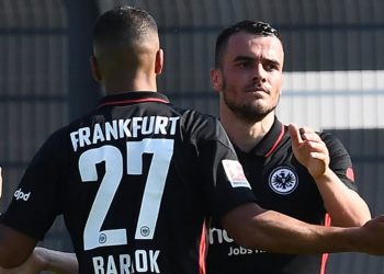 Aymen Barkok und Filip Kostic von Eintracht Frankfurt