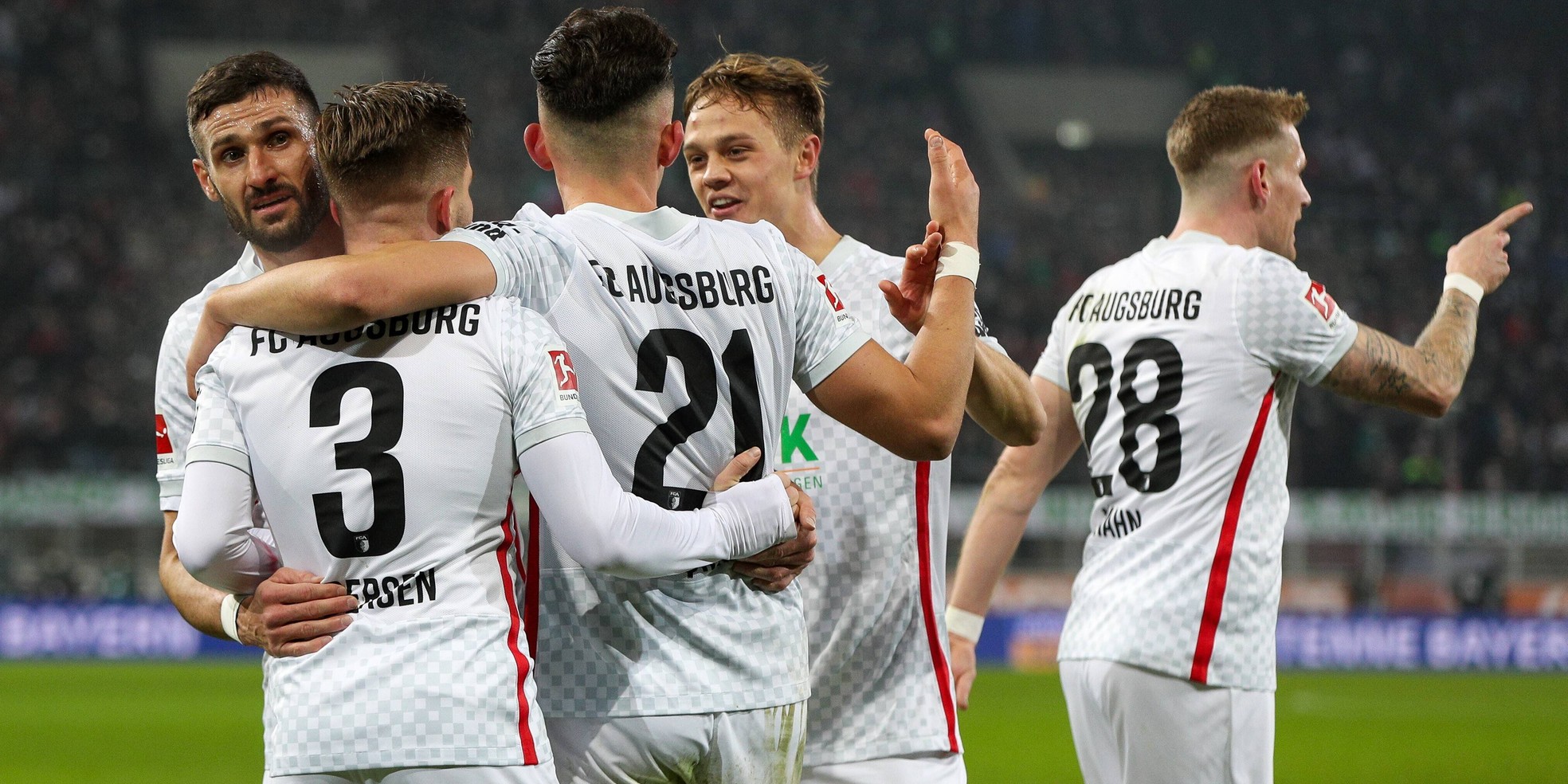 Der FC Augsburg besiegt den FC Bayern München