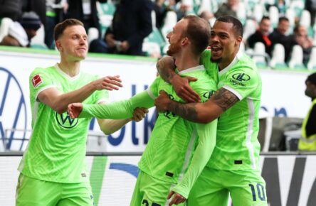 VfL Wolfsburg: Yannick Gerhardt, Maximilian Arnold und Lukas Nmecha