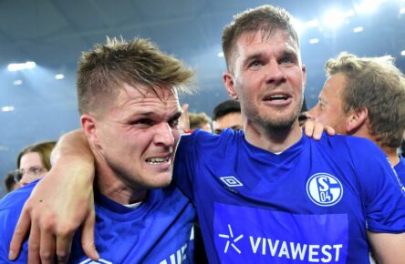 Marius Bülter und Simon Terodde vom FC Schalke 04