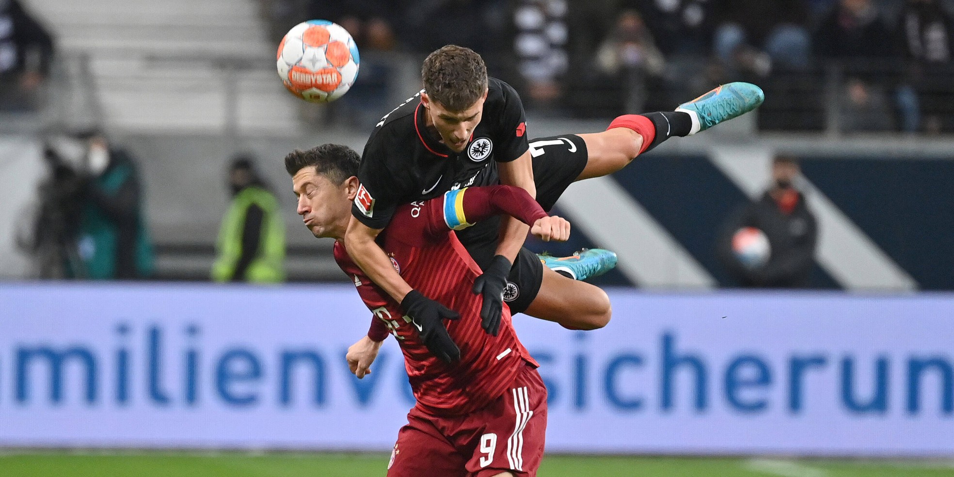 Transfergerüchte Bundesliga: Wechselt Ajdin Hrustic von Eintracht Frankfurt zum FC Augsburg?