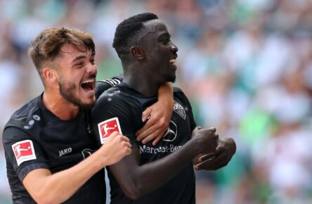 VfB Stuttgart: Silas jubelt mit Lilian Egloff