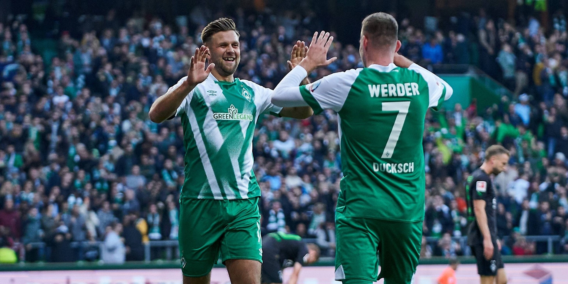 Niclas Füllkrug und Marvin Ducksch vom SV Werder Bremen