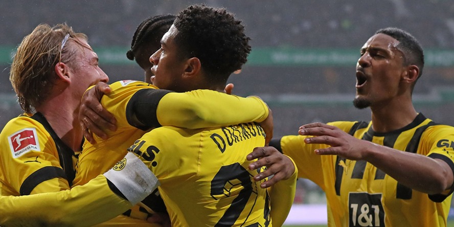 Borussia Dortmund jubelt! Die neue BVB-Taktik im 4-1-4-1 funktioniert.