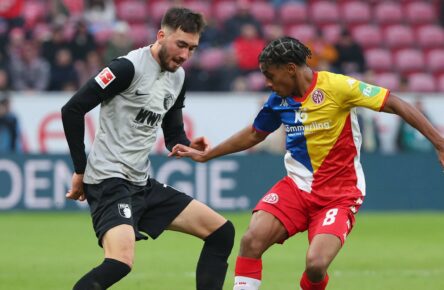 Dion Drena Beljo vom FC Augsburg und Leandro Barreiro vom FSV Mainz 05