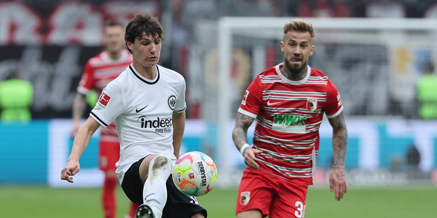 Schnäppchen für den Saisonübergang: Paxten Aaronson (Eintracht Frankfurt) und Niklas Dorsch (FC Augsburg)