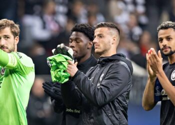 Transfergerüchte: Diant Ramaj und Djibril Sow könnten Eintracht Frankfurt verlassen.