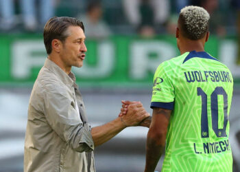 VfL Wolfsburg: Niko Kovac mit Lukas Nmecha