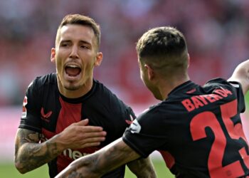 Bayer 04 Leverkusen einsortiert: Alejandro Grimaldo und Exequiel Palacios
