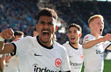 Ansgar Knauff jubelt (Eintracht Frankfurt)