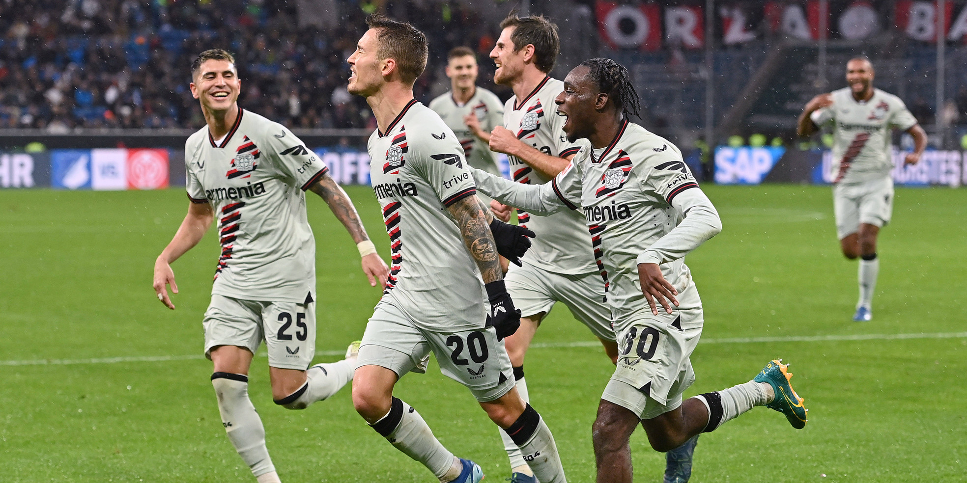 Bayer Leverkusen dominiert die Top-Elf des ersten Saisondrittels