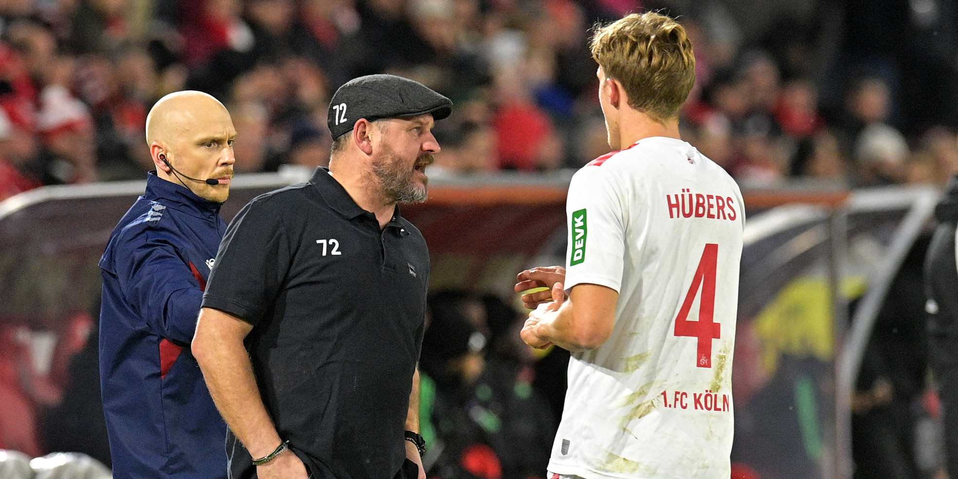 Timo Hübers vom 1. FC Köln mit Steffen Baumgart