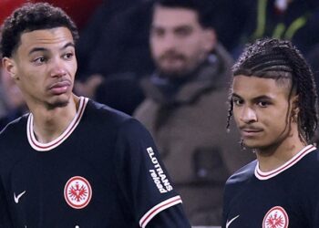 Eintracht Frankfurt: Neuzugänge Hugo Ekitiké und Jean-Mattéo Bahoya bei der ersten Einwechslung