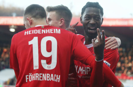 Omar Traore und Jonas Föhrenbach vom 1. FC Heidenheim