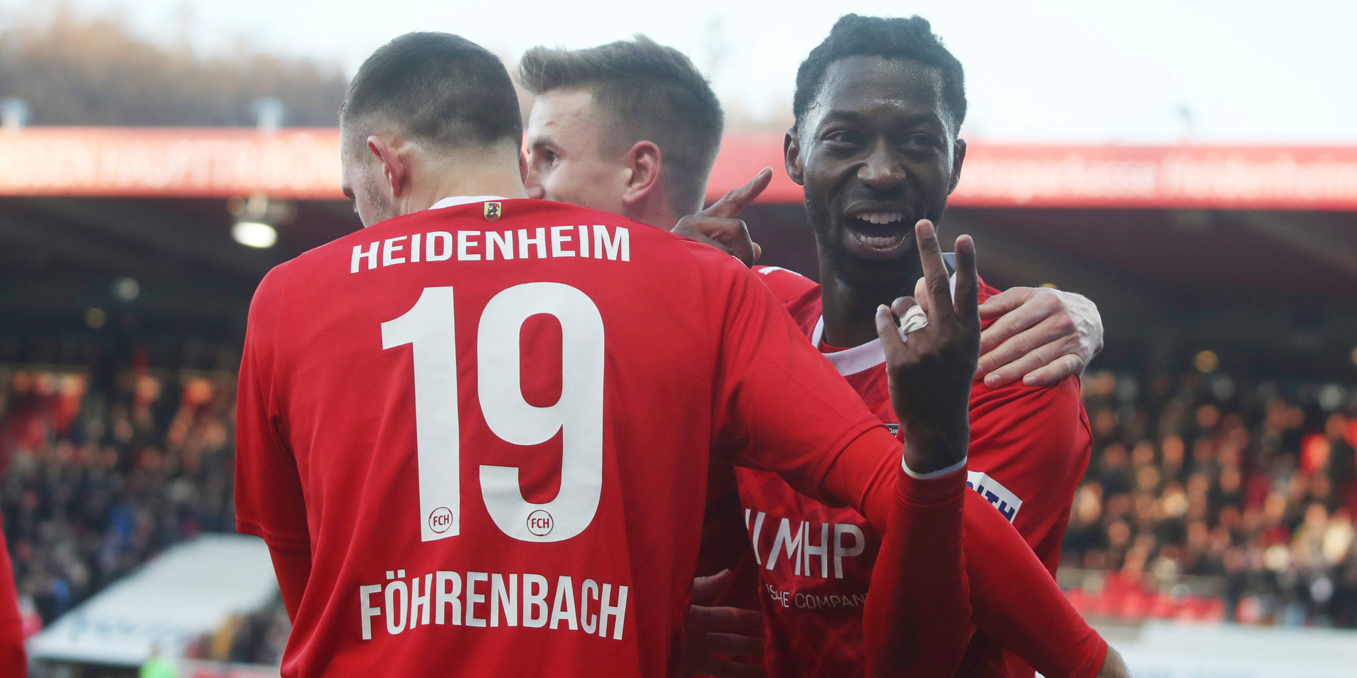 Omar Traore und Jonas Föhrenbach vom 1. FC Heidenheim