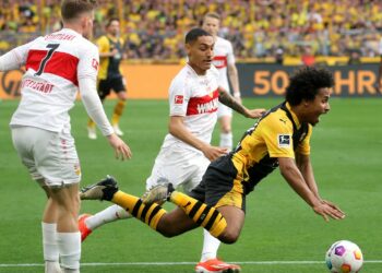 4 Gelbe Karten: Millot & Mittelstädt (VfB) & Adeyemi (BVB) von Bundesliga Sperren gefährdet