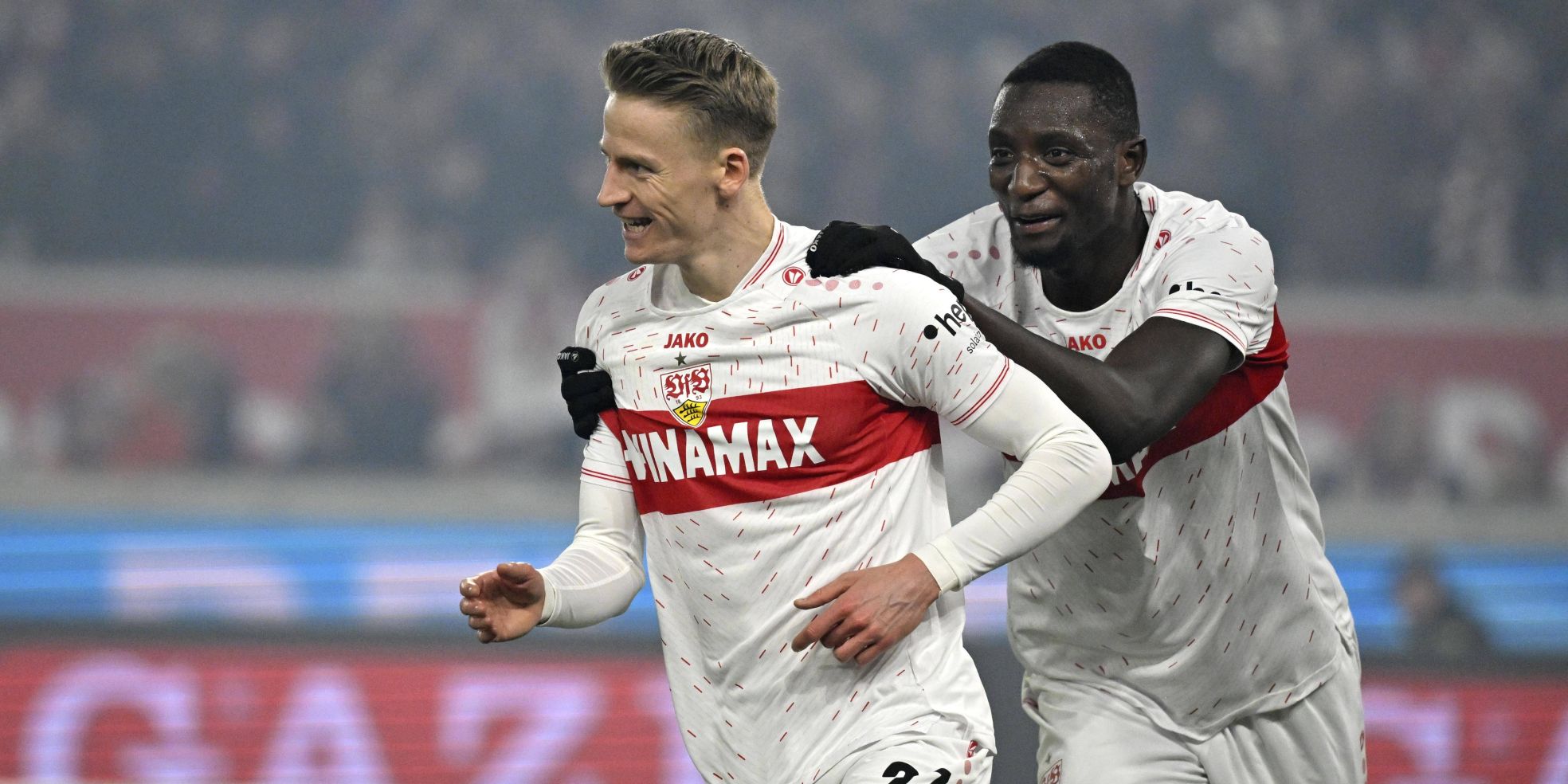 Chris Führich und Serhou Guirassy vom VfB Stuttgart