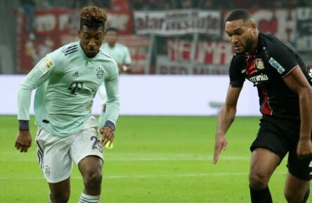 Kingsley Coman vom FC Bayern und Jonathan Tah von Bayer Leverkusen