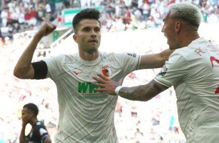 Elvis Rexhbecaj vom FC Augsburg