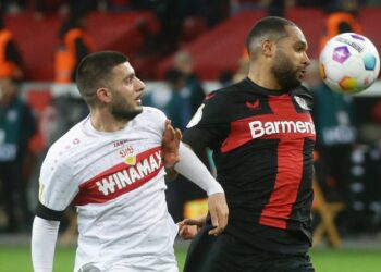 Jonathan Tah im Spiel Bayer Leverkusen - VfB Stuttgart