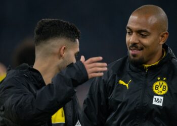 Donyell Malen sitzt beim BVB auf der Bank