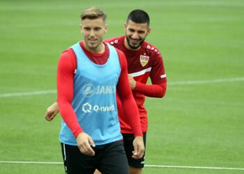 Ermedin Demirovic und Deniz Undav vom VfB Stuttgart